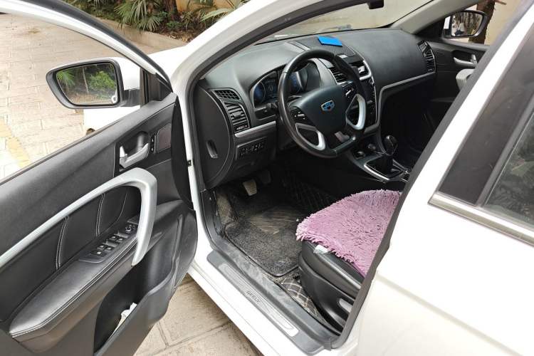 Used Geely Auto Emgrand 2016 Sedan 1.5L Manual Upward Edition Driver Seat