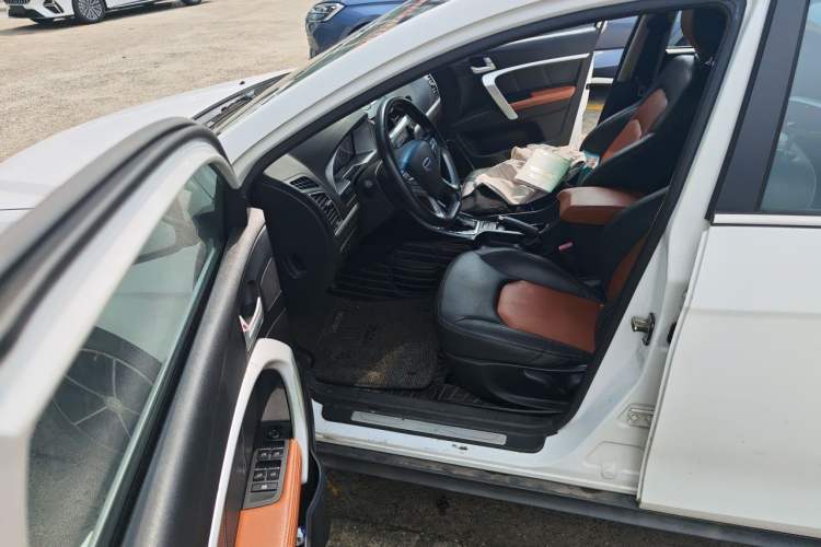 Used Geely Auto Emgrand 2016 Hatchback RS 1.5L CVT Upward Edition Driver Seat