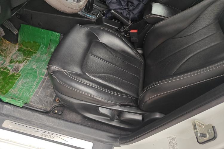 Used Geely Auto Emgrand 2016 Sedan 1.5L Manual Upward Edition Driver Seat