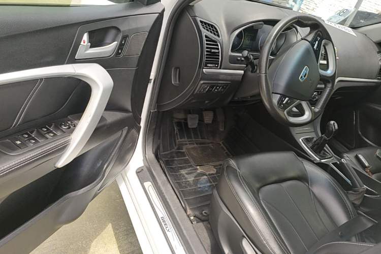 Used Geely Auto Emgrand 2016 Sedan 1.5L Manual Upward Edition Driver Seat