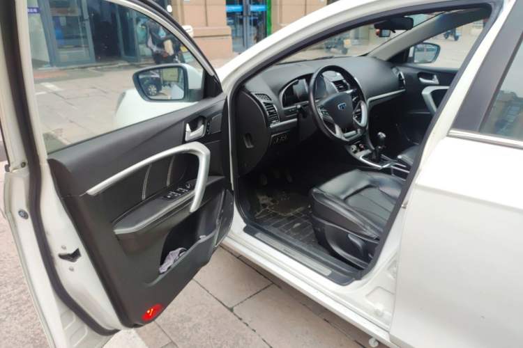 Used Geely Auto Emgrand 2016 Sedan 1.5L Manual Upward Edition Driver Seat