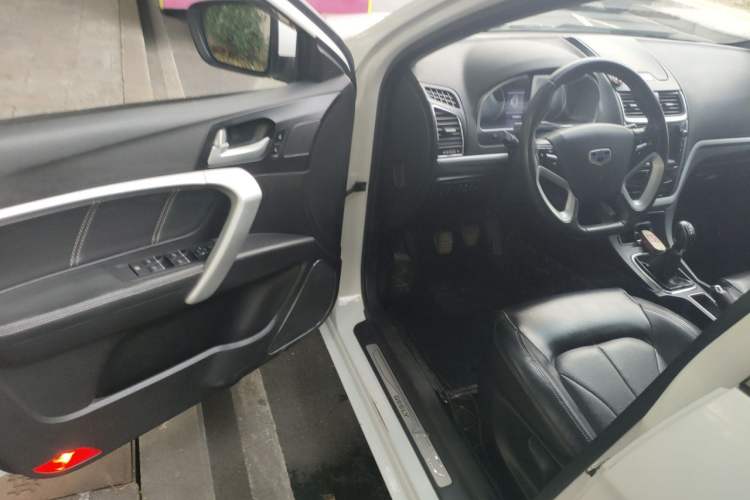 Used Geely Auto Emgrand 2016 Sedan 1.5L Manual Upward Edition Driver Seat