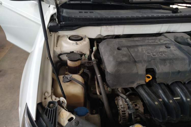Used Geely Auto Emgrand 2016 Sedan 1.5L CVT Luxury Model Engine Bay Right