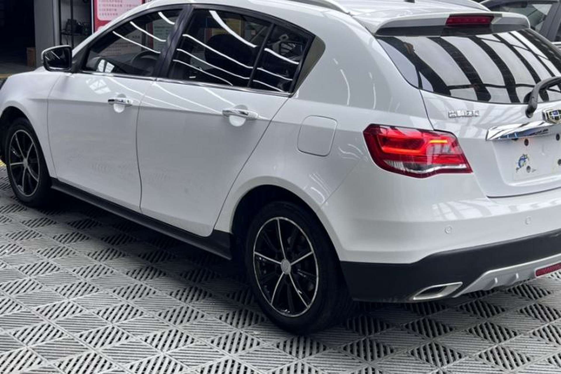 Used Geely Auto Emgrand 2016 Hatchback RS 1.5L CVT Upward Edition Exterior 2
