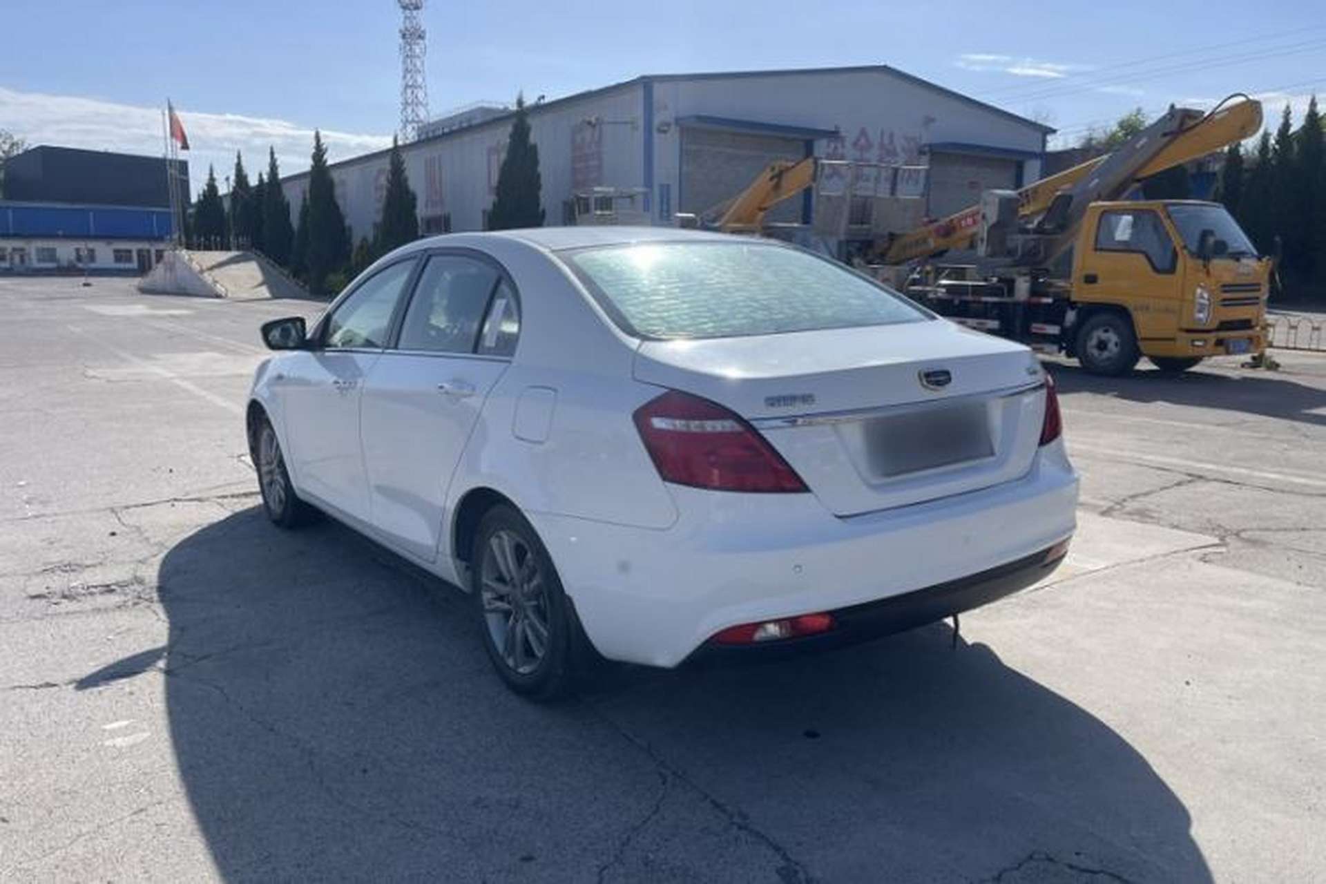 Used Geely Auto Emgrand 2016 Sedan 1.5L Manual Upward Edition Exterior 3