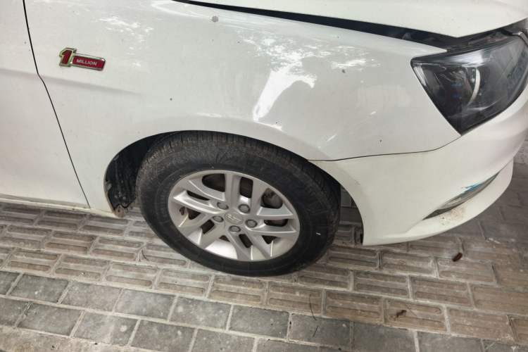 Used Geely Auto Emgrand 2016 Sedan 1.5L CVT Luxury Model Exterior 4