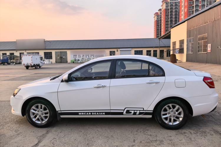 Used Geely Auto Emgrand 2016 Sedan 1.5L CVT Luxury Model Exterior 4