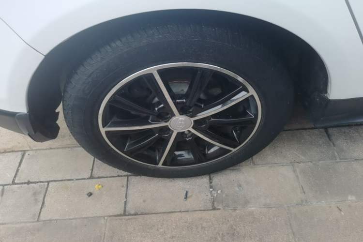 Used Geely Auto Emgrand 2016 Hatchback RS 1.5L CVT Upward Edition Exterior 5