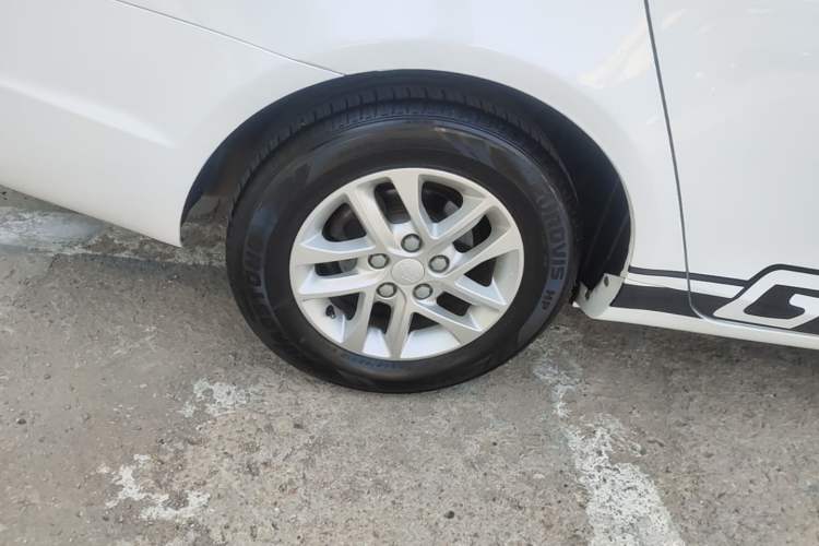 Used Geely Auto Emgrand 2016 Sedan 1.5L CVT Luxury Model Exterior 5