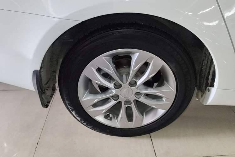 Used Geely Auto Emgrand 2016 Sedan 1.5L Manual Upward Edition Exterior 5