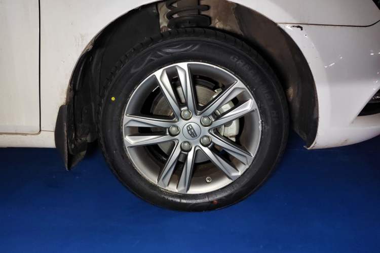 Used Geely Auto Emgrand 2016 Sedan 1.5L Manual Upward Edition Exterior 7