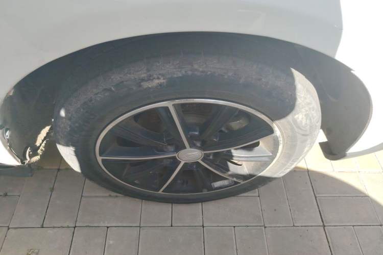 Used Geely Auto Emgrand 2016 Hatchback RS 1.5L Manual - Upward Edition Exterior 7