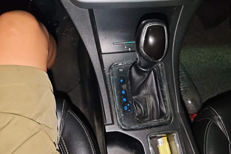 Used Geely Auto Emgrand 2016 Sedan 1.5L CVT Upward Version Gear Lever