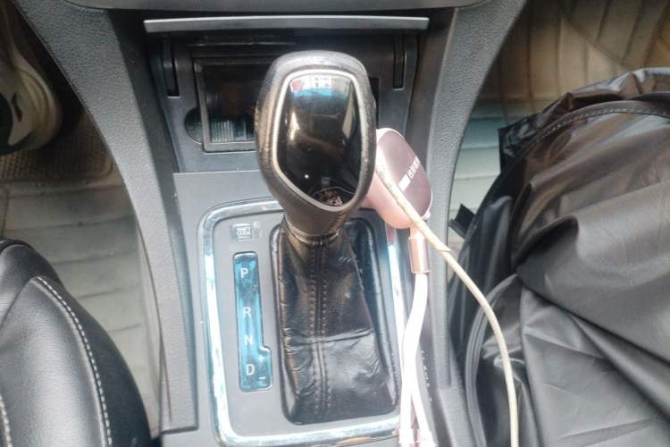 Used Geely Auto Emgrand 2016 Sedan 1.5L CVT Upward Version Gear Lever