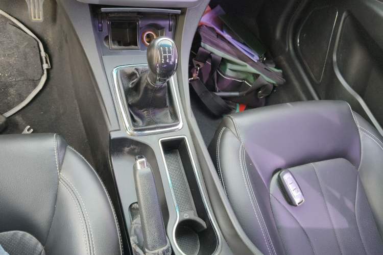 Used Geely Auto Emgrand 2016 Sedan 1.5L Manual Upward Edition Gear Lever