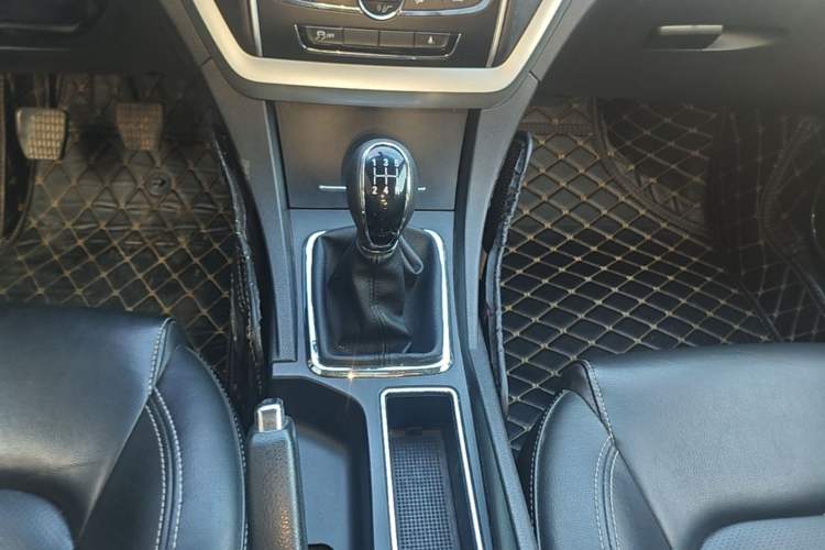 Used Geely Auto Emgrand 2016 Sedan 1.5L Manual Upward Edition Gear Lever