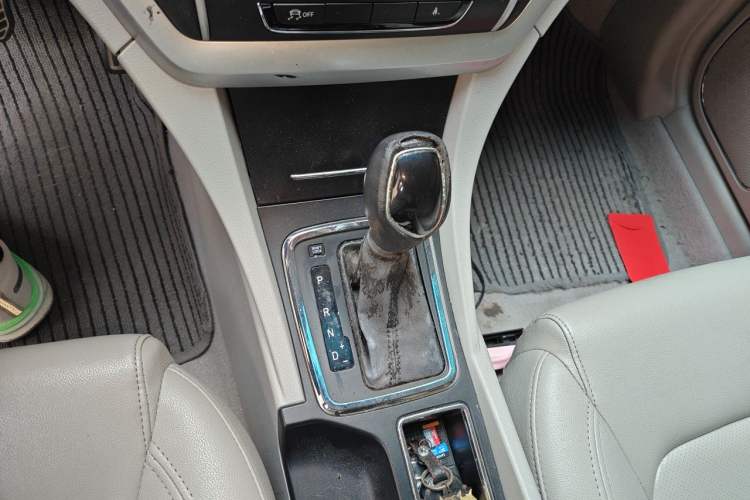 Used Geely Auto Emgrand 2016 Sedan 1.5L CVT Luxury Model Gear Lever