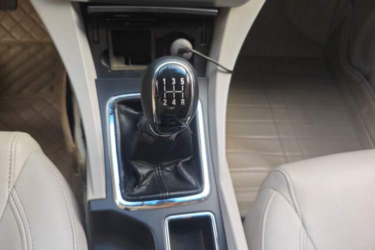 Used Geely Auto Emgrand 2016 Sedan 1.5L Manual Luxury Model Gear Lever