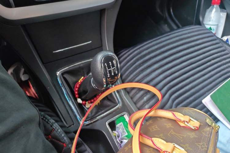 Used Geely Auto Emgrand 2016 Sedan 1.5L Manual Upward Edition Gear Lever