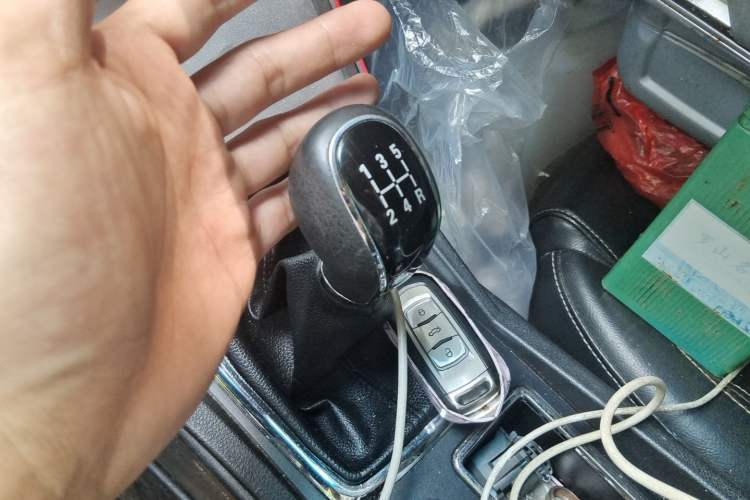 Used Geely Auto Emgrand 2016 Sedan 1.5L Manual Upward Edition Gear Lever