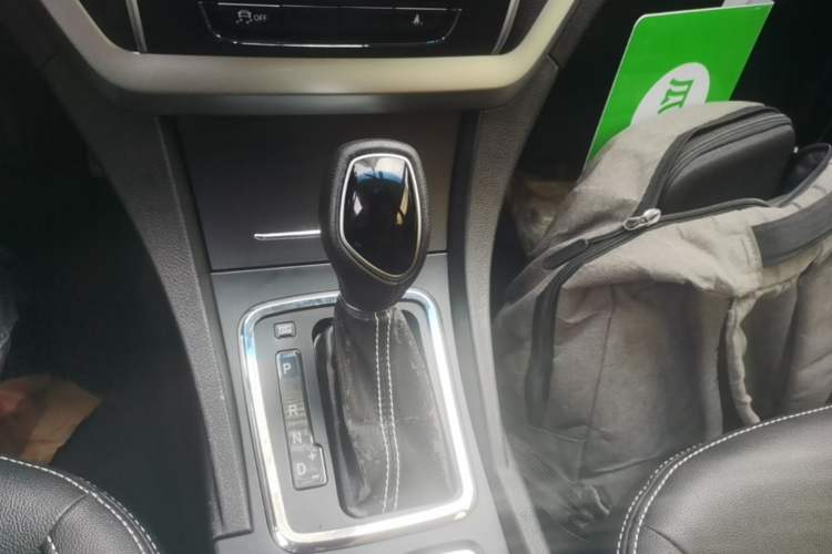 Used Geely Auto Emgrand 2016 Hatchback RS 1.5L CVT Upward Edition Gear Lever