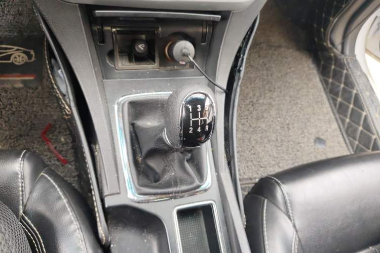 Used Geely Auto Emgrand 2016 Sedan 1.5L Manual Upward Edition Gear Lever