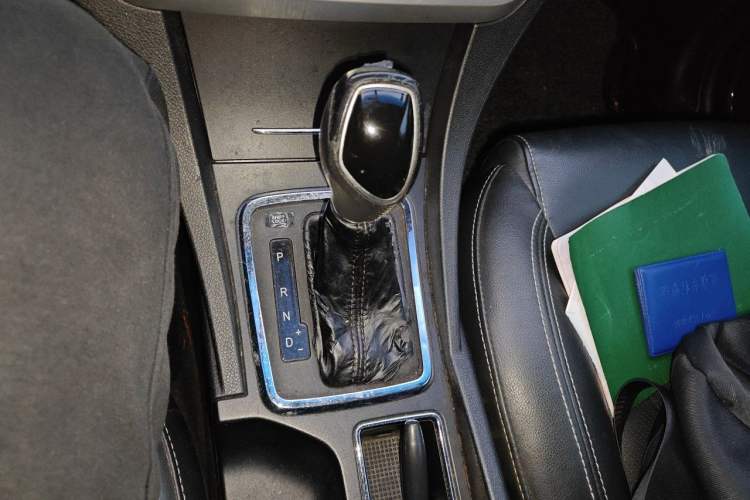 Used Geely Auto Emgrand 2016 Sedan 1.5L CVT Upward Version Gear Lever