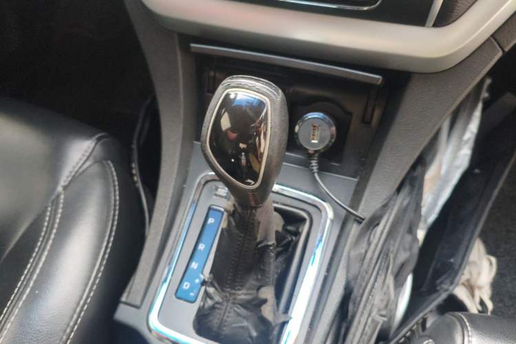 Used Geely Auto Emgrand 2016 Sedan 1.5L CVT Upward Version Gear Lever