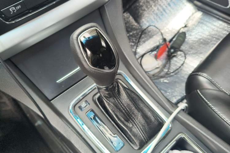 Used Geely Auto Emgrand 2016 Sedan 1.3T CVT Upward Edition Gear Lever