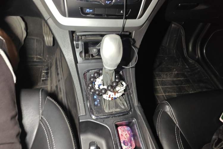 Used Geely Auto Emgrand 2016 Sedan 1.5L CVT Upward Version Gear Lever