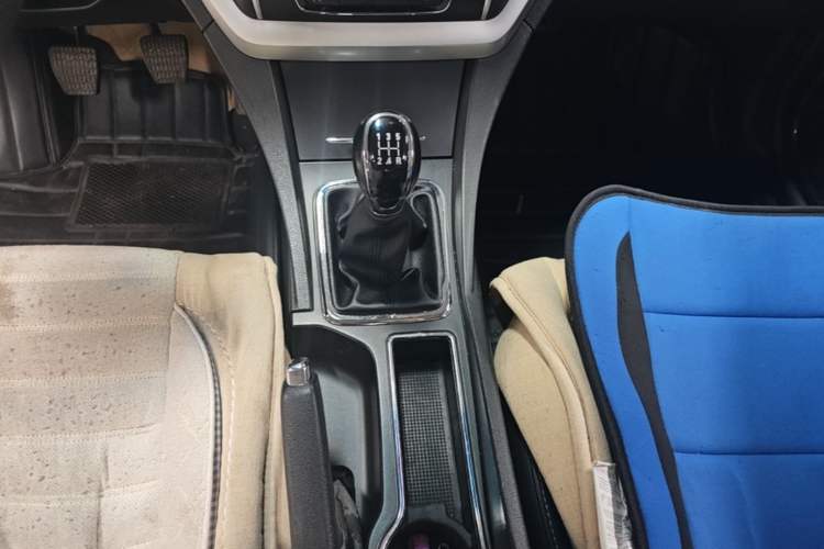 Used Geely Auto Emgrand 2016 Sedan 1.5L Manual Upward Edition Gear Lever