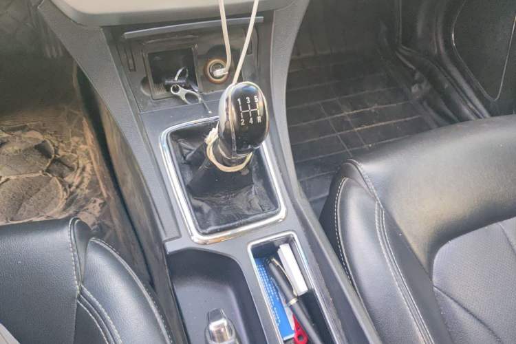 Used Geely Auto Emgrand 2016 Sedan 1.5L Manual Upward Edition Gear Lever