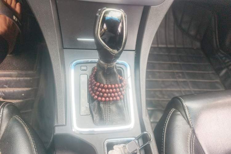 Used Geely Auto Emgrand 2016 Sedan 1.5L CVT Upward Version Gear Lever