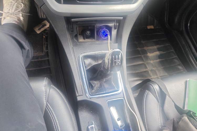 Used Geely Auto Emgrand 2016 Sedan 1.5L Manual Upward Edition Gear Lever