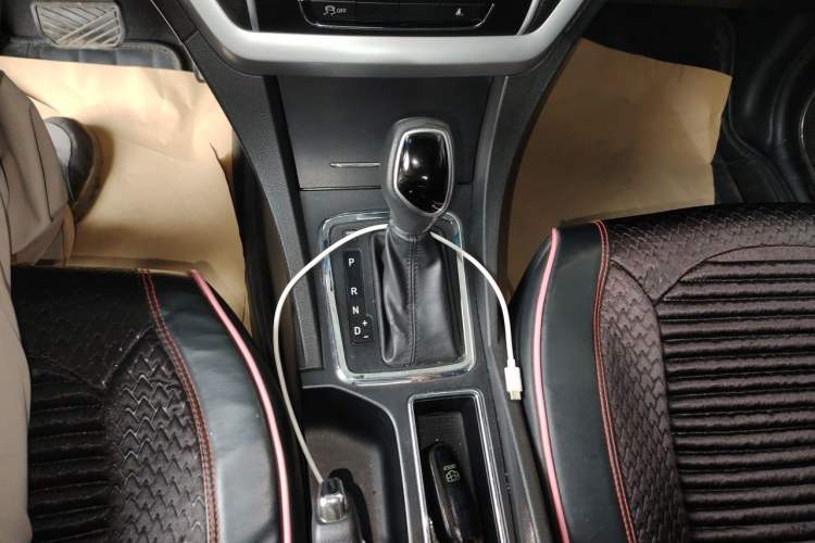Used Geely Auto Emgrand 2016 Sedan 1.5L CVT Upward Version Gear Lever