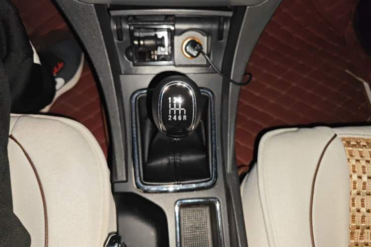 Used Geely Auto Emgrand 2016 Sedan 1.3T Manual Upward Edition Gear Lever