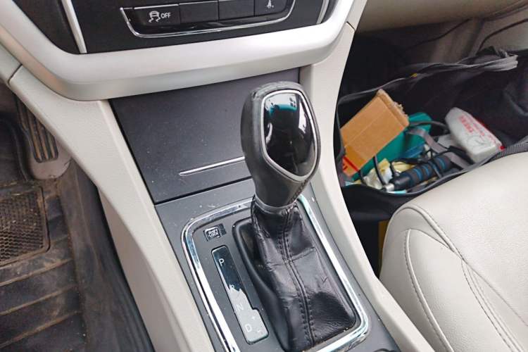 Used Geely Auto Emgrand 2016 Sedan 1.5L CVT Luxury Model Gear Lever