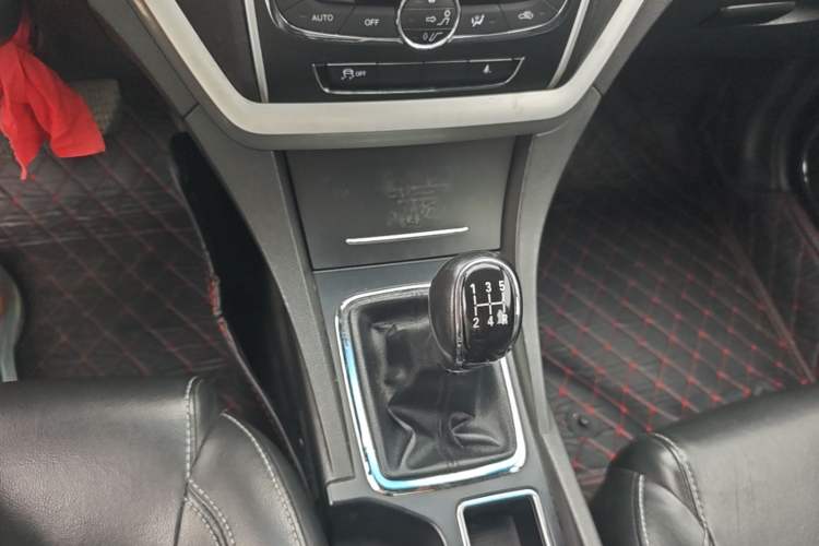 Used Geely Auto Emgrand 2016 Sedan 1.5L Manual Upward Edition Gear Lever