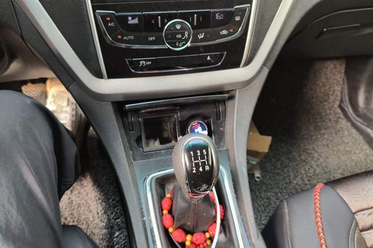 Used Geely Auto Emgrand 2016 Sedan 1.5L Manual Upward Edition Gear Lever