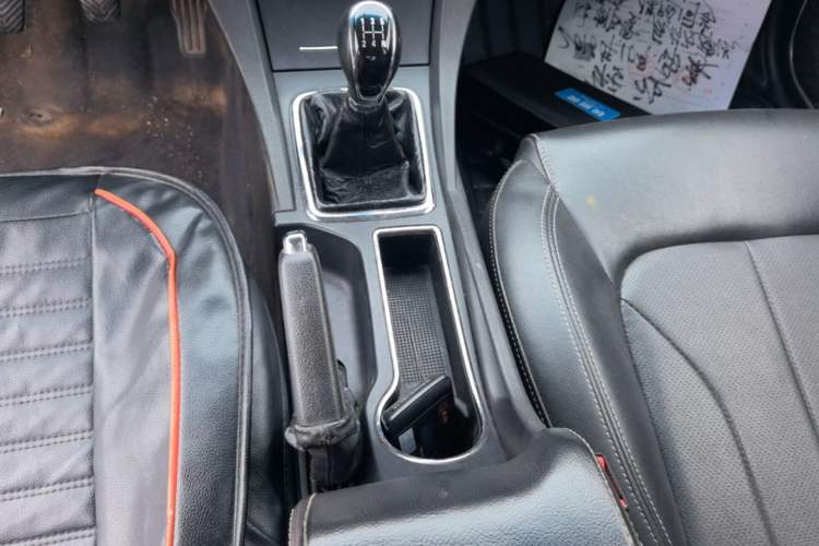 Used Geely Auto Emgrand 2016 Sedan 1.5L Manual Upward Edition Gear Lever