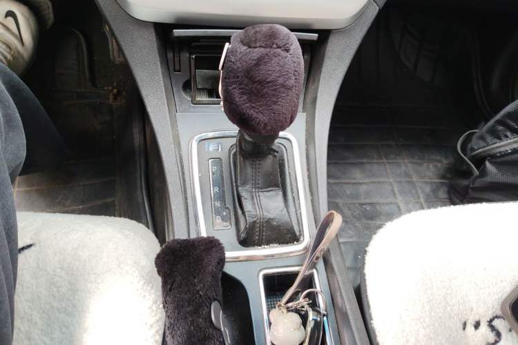 Used Geely Auto Emgrand 2016 Sedan 1.5L CVT Upward Version Gear Lever