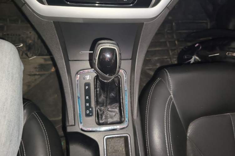 Used Geely Auto Emgrand 2016 Sedan 1.5L CVT Upward Version Gear Lever