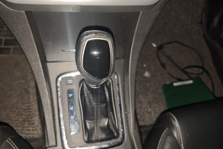 Used Geely Auto Emgrand 2016 Sedan 1.5L CVT Upward Version Gear Lever