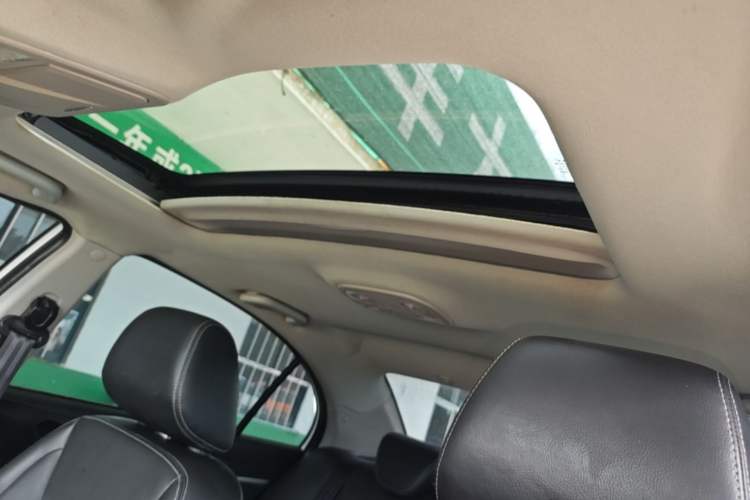 Used Geely Auto Emgrand 2016 Sedan 1.5L Manual Upward Edition Headliner