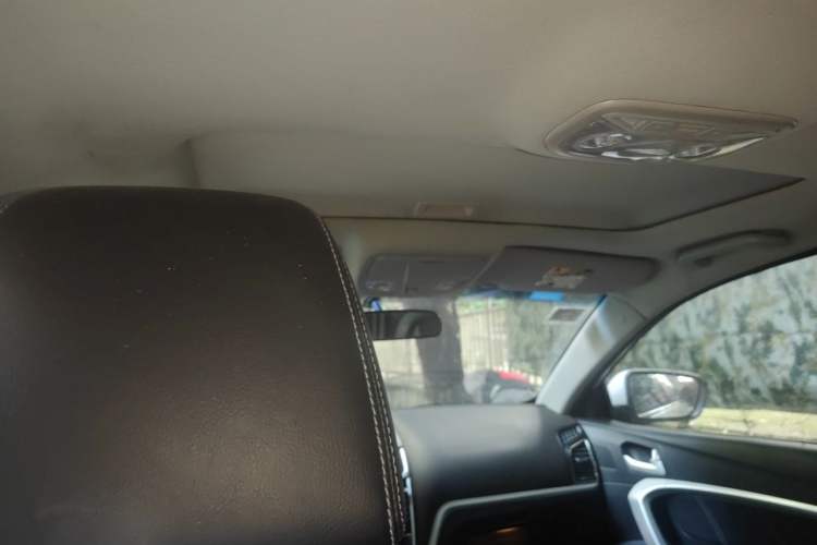Used Geely Auto Emgrand 2016 Sedan 1.5L Manual Upward Edition Headliner