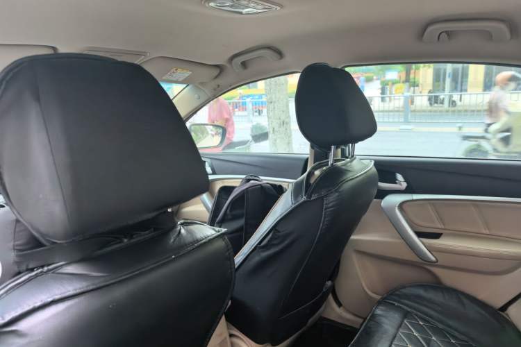 Used Geely Auto Emgrand 2016 Sedan 1.5L CVT Luxury Model Headliner