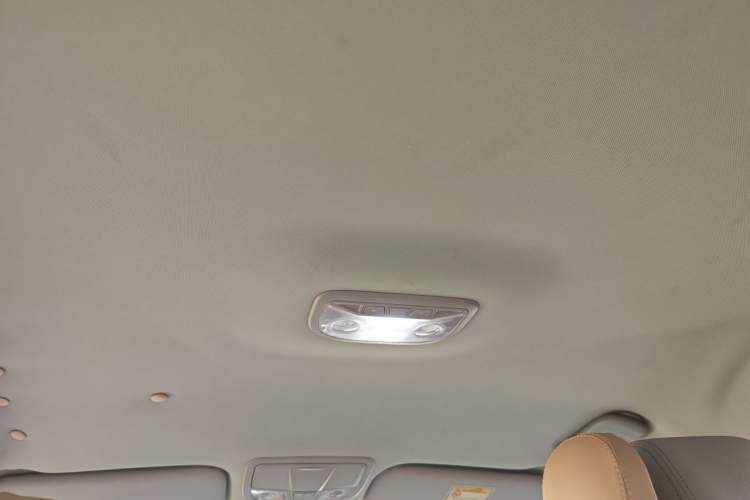 Used Geely Auto Emgrand 2016 Sedan 1.5L Manual Luxury Model Headliner