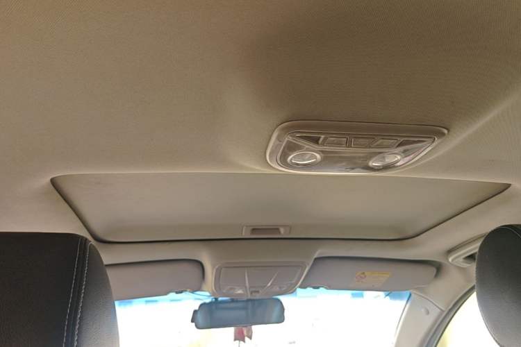 Used Geely Auto Emgrand 2016 Sedan 1.5L CVT Upward Version Headliner