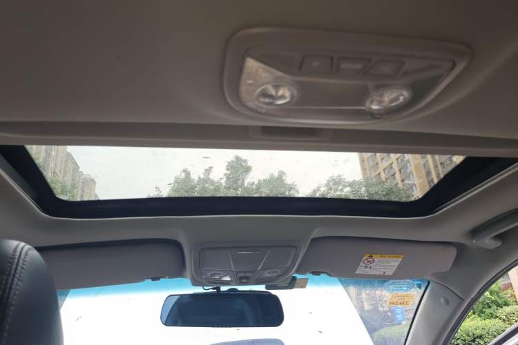 Used Geely Auto Emgrand 2016 Sedan 1.5L CVT Upward Version Headliner
