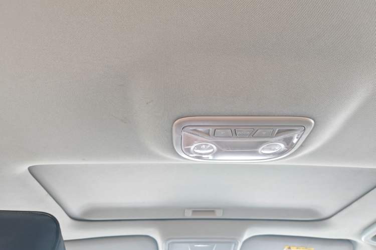 Used Geely Auto Emgrand 2016 Sedan 1.5L CVT Upward Version Headliner